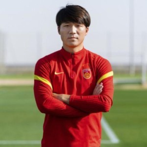 李铁爱将重伤造后防变数 中叙战张琳芃重回边路？